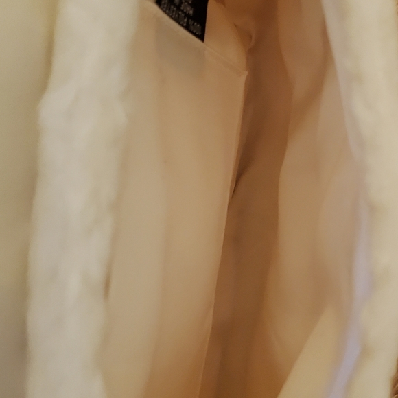 Kate Landry Cream Fury small Shoulder bag.. - Picture 3 of 7